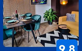 maremar - Design Maisonette Altstadt - 4 Pers - 57qm - Luxus Boxspringbett - Küche - Arbeitsplatz - privater Parkplatz